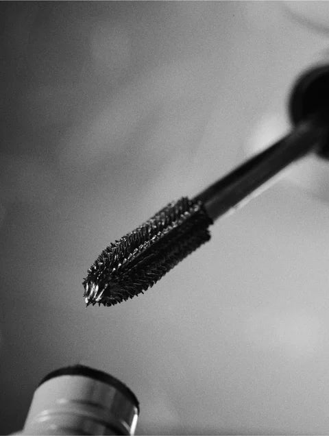 Lengthening & Volumising Clean Vegan Mascara – Black